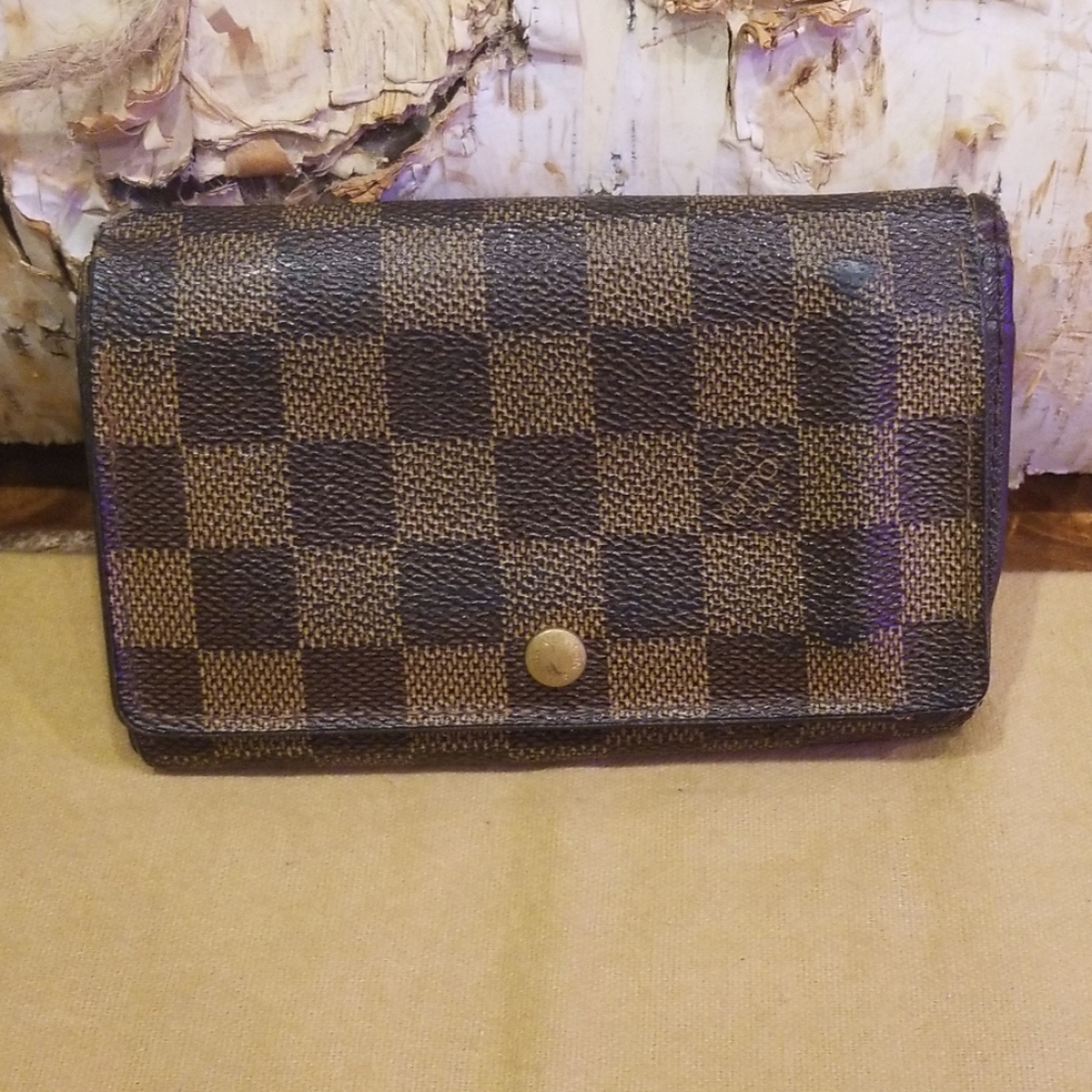 Authentic Louis Vuitton demier wallet - Picture 1 of 8